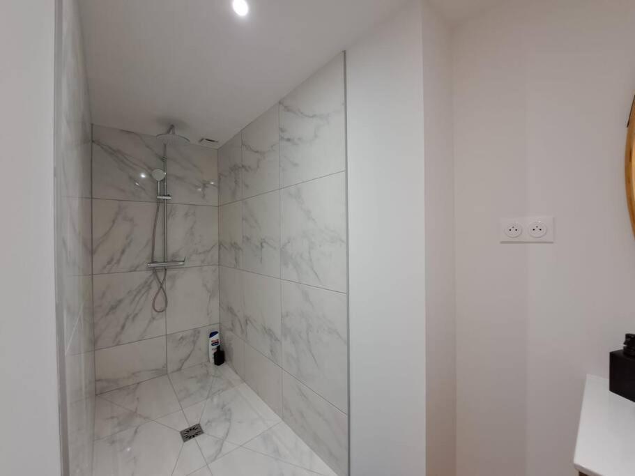 Mascate - Appartement Climatise En Hypercentre ランス エクステリア 写真