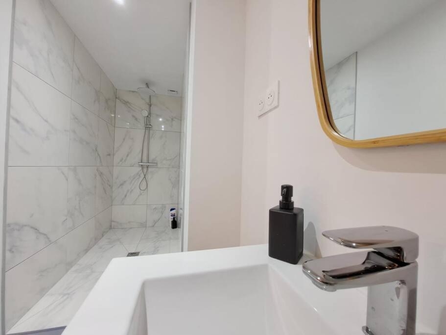 Mascate - Appartement Climatise En Hypercentre ランス エクステリア 写真